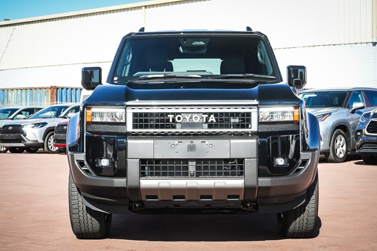 Toyota Landcruiser Prado image 3