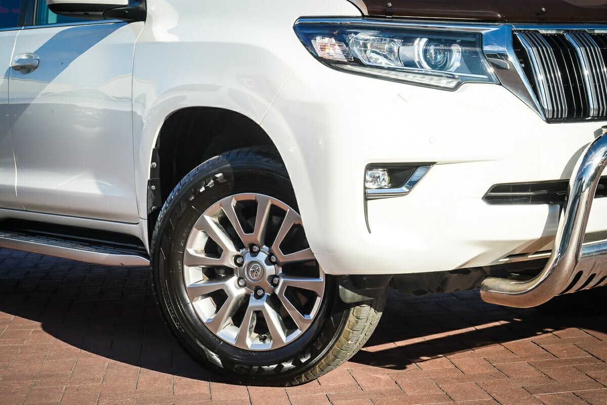 Toyota Landcruiser Prado image 2
