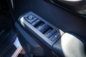 https://vehicle-cdn.autoleague.cloud/28166_6512092_16.jpg