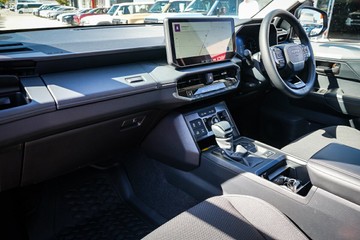 https://vehicle-cdn.autoleague.cloud/28166_6512092_26.jpg
