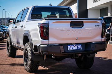 https://vehicle-cdn.autoleague.cloud/28166_6512092_7.jpg