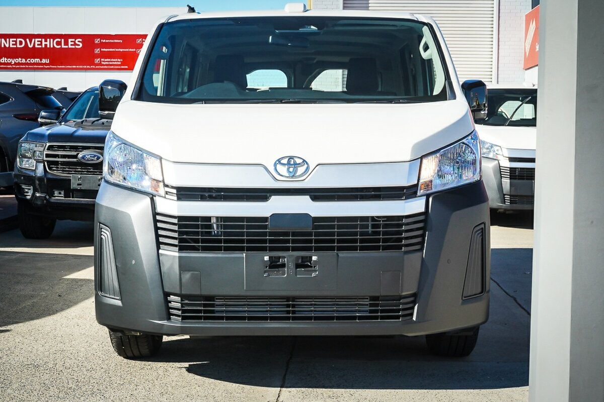 Toyota Hiace image 3