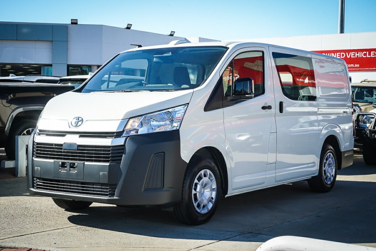 Toyota Hiace image 4