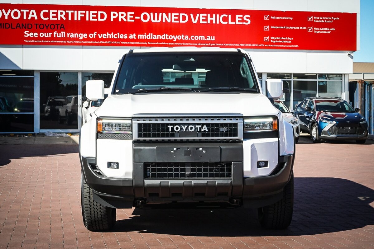 Toyota Landcruiser Prado image 3