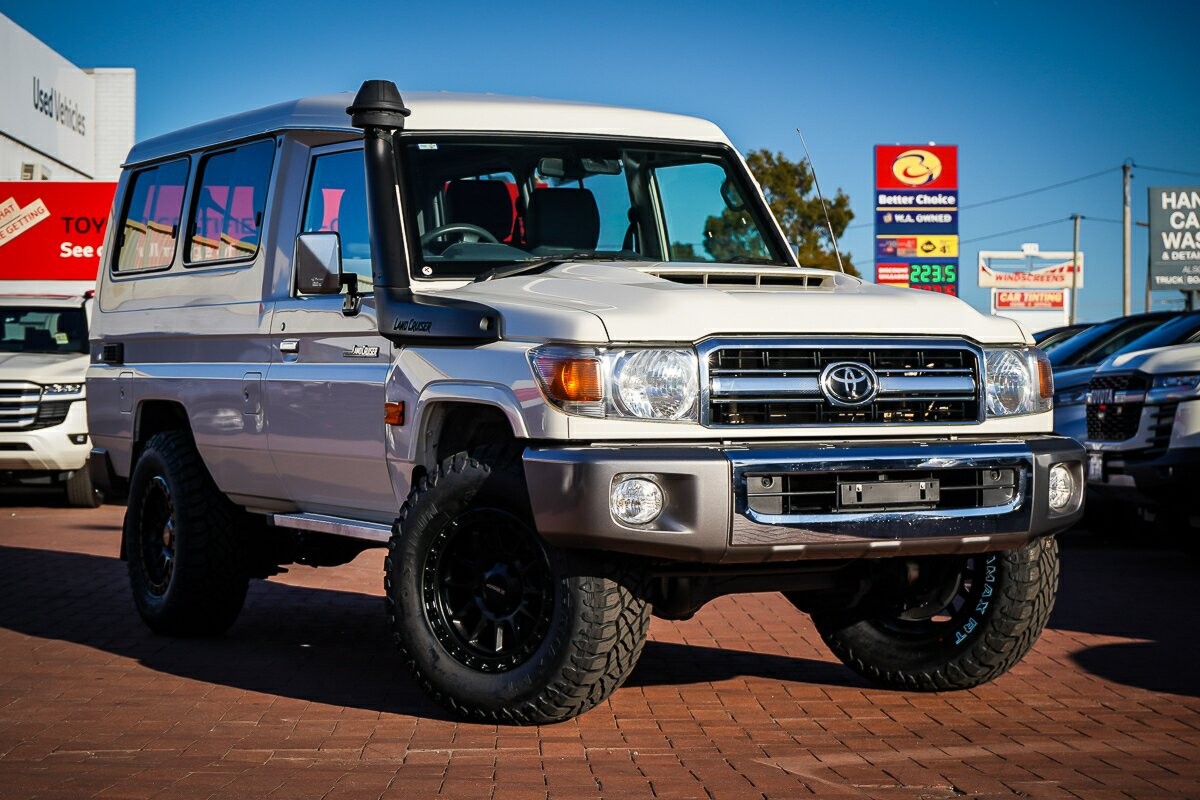 Toyota Landcruiser image 1