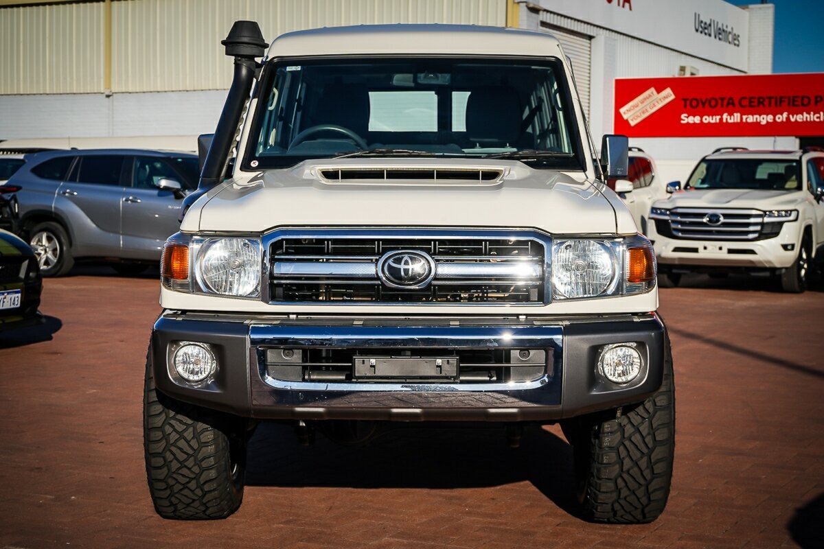 Toyota Landcruiser image 3