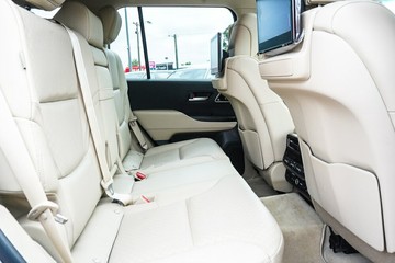 https://vehicle-cdn.autoleague.cloud/28166_6512115_11.jpg