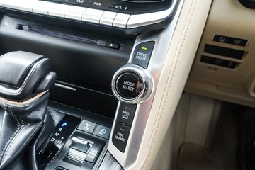https://vehicle-cdn.autoleague.cloud/28166_6512115_23.jpg