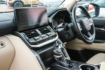 https://vehicle-cdn.autoleague.cloud/28166_6512115_26.jpg