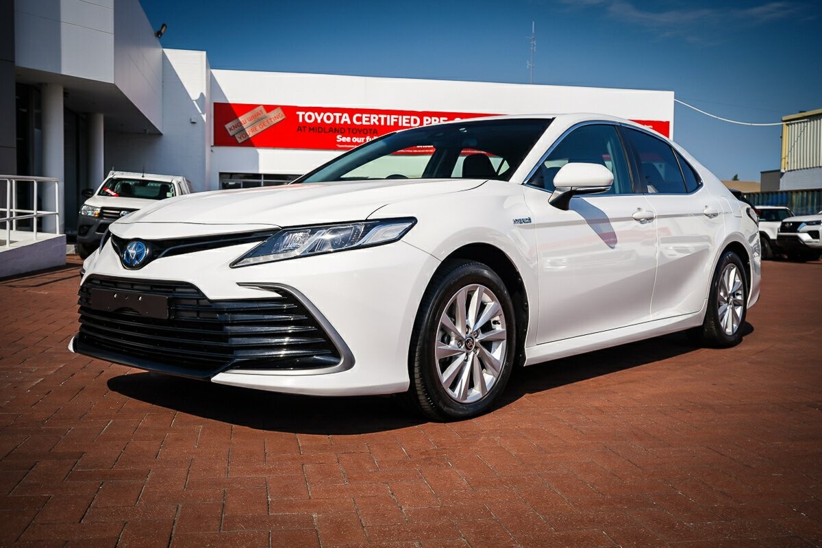 Toyota Camry image 4