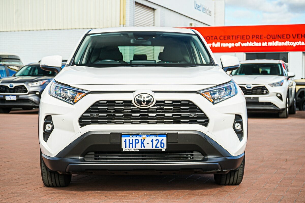 Toyota Rav4 image 2