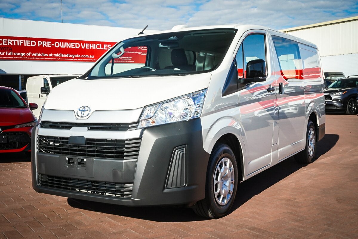 Toyota Hiace image 4