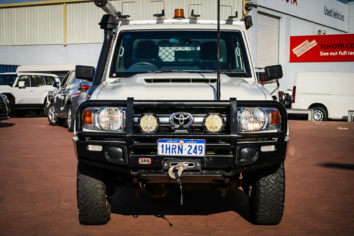 Toyota Landcruiser image 3
