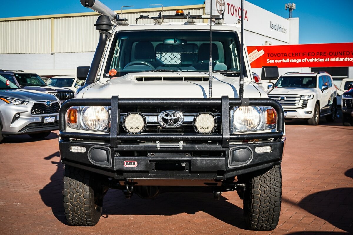 Toyota Landcruiser image 3