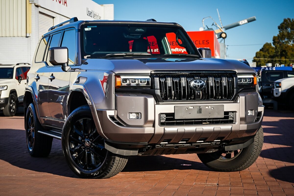 Toyota Landcruiser Prado image 1