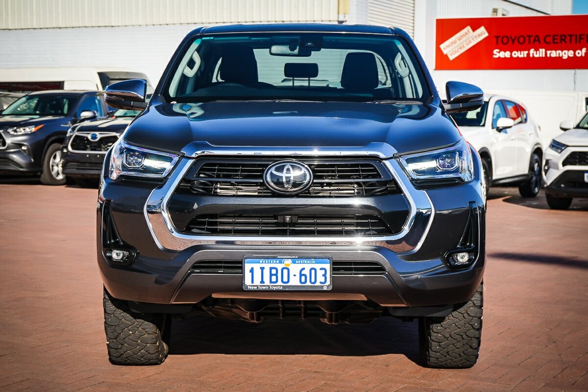 Toyota Hilux image 3