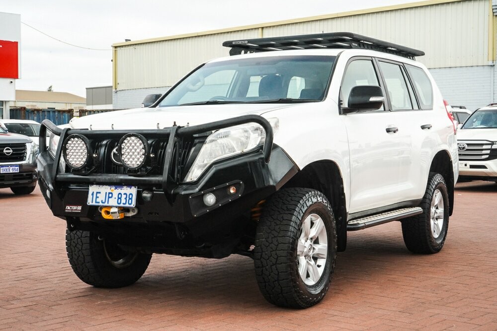 Toyota Landcruiser Prado image 4