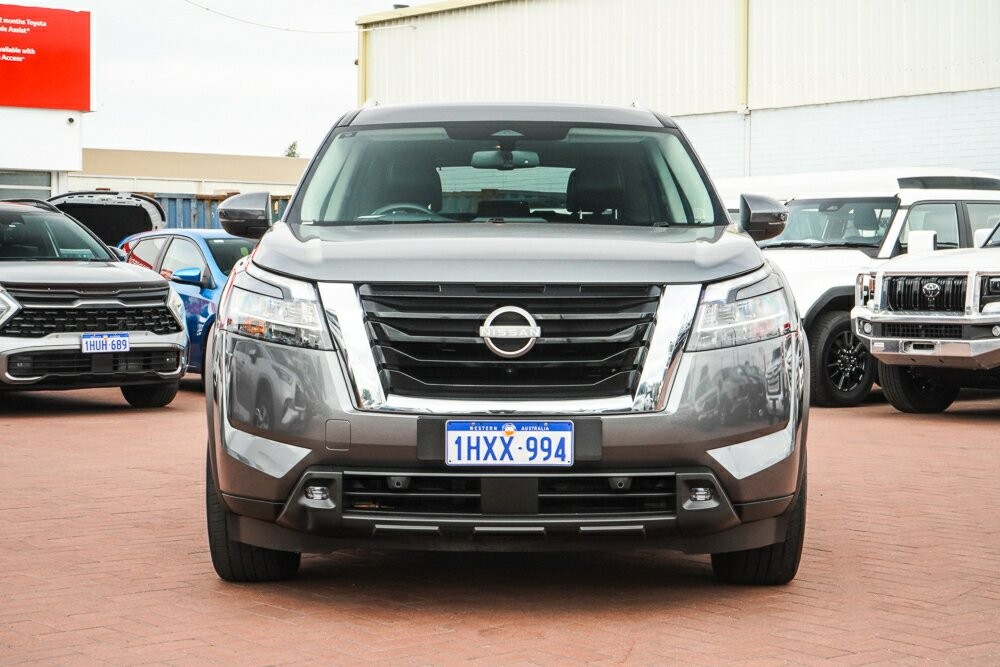 Nissan Pathfinder image 3