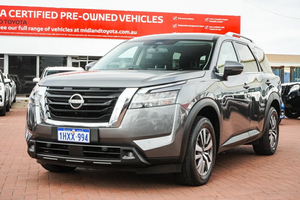 Nissan Pathfinder image 4