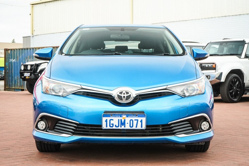 Toyota Corolla image 3