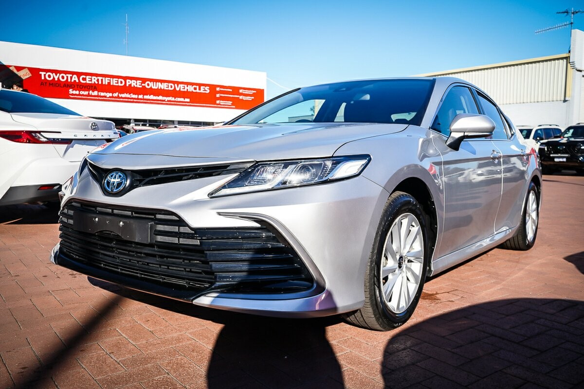 Toyota Camry image 4