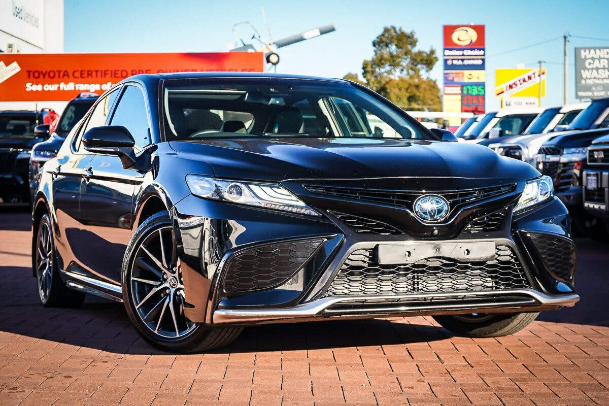 Toyota Camry image 1
