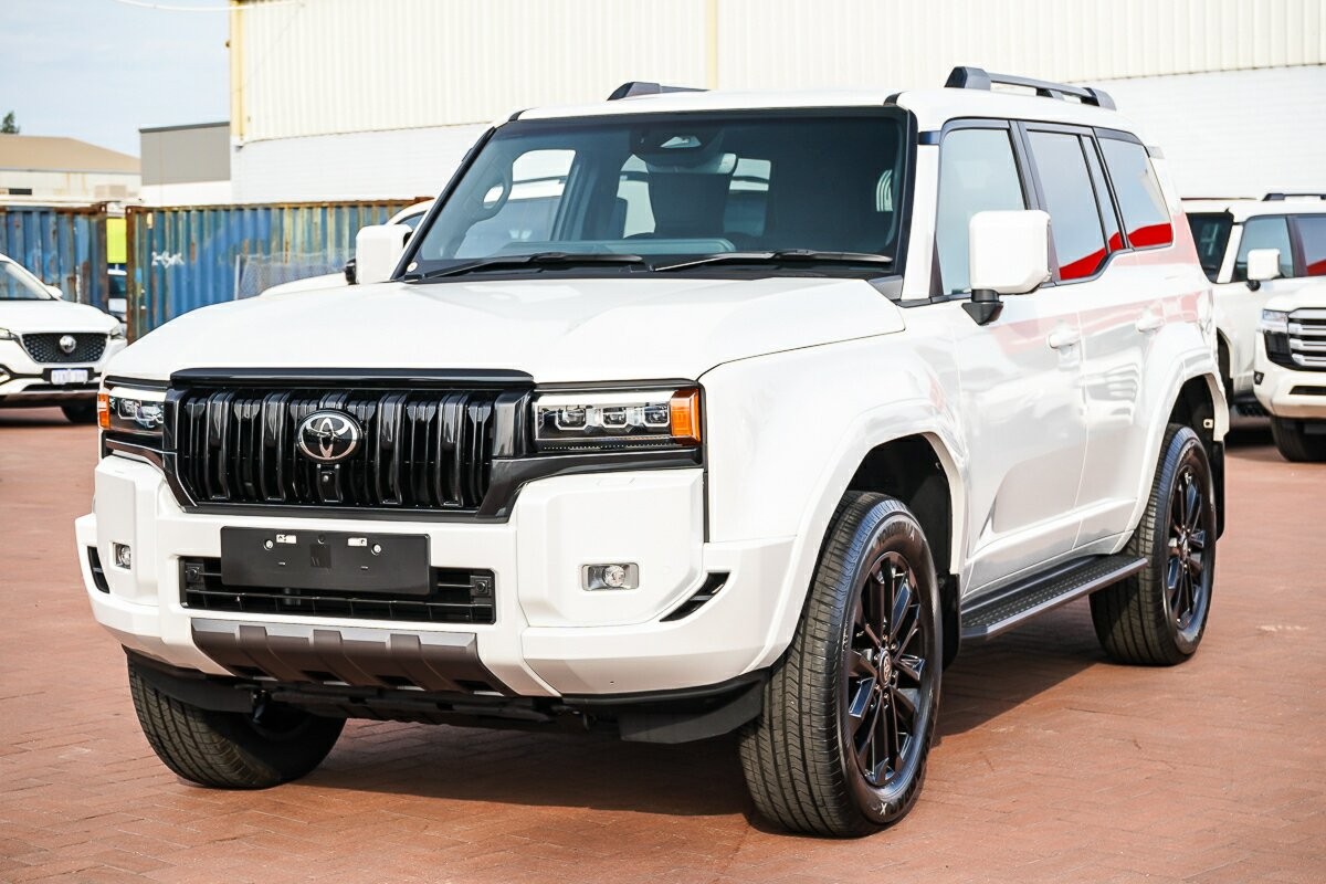 Toyota Landcruiser Prado image 4