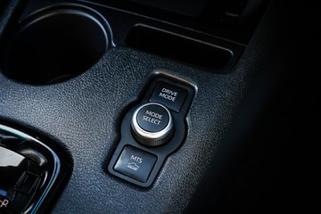 https://vehicle-cdn.autoleague.cloud/28166_6512272_25.jpg