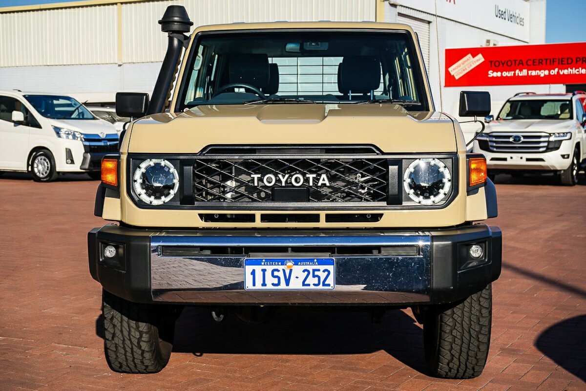 Toyota Landcruiser image 3