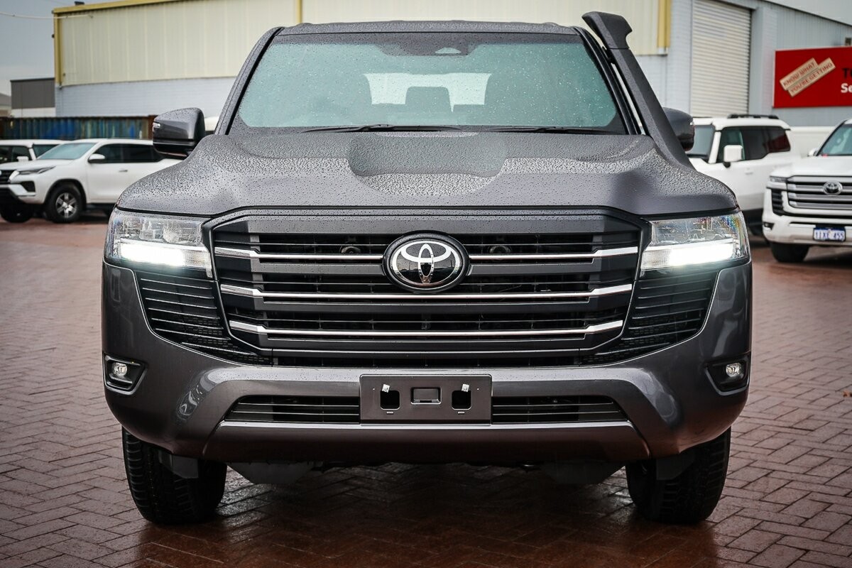 Toyota Landcruiser image 3