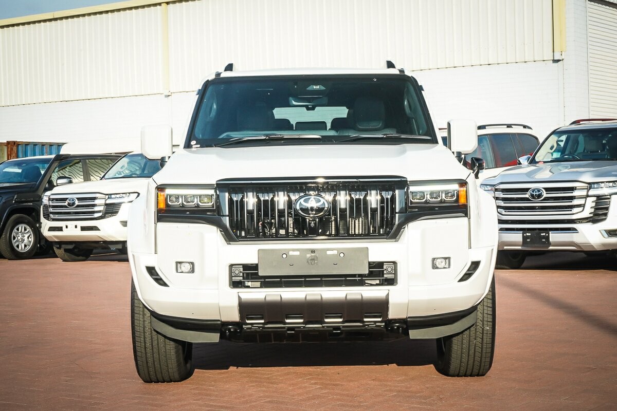 Toyota Landcruiser Prado image 3