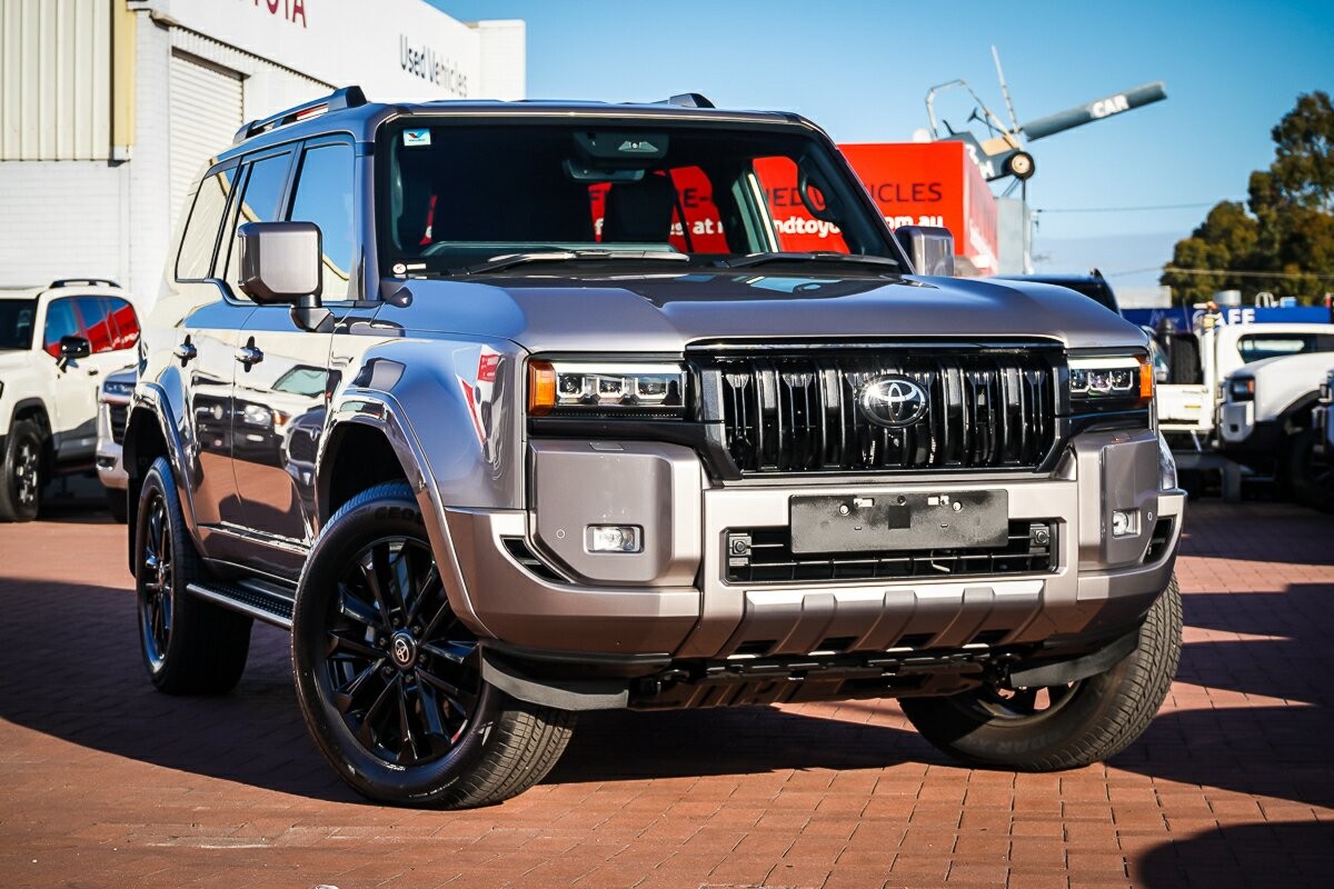 Toyota Landcruiser Prado image 1