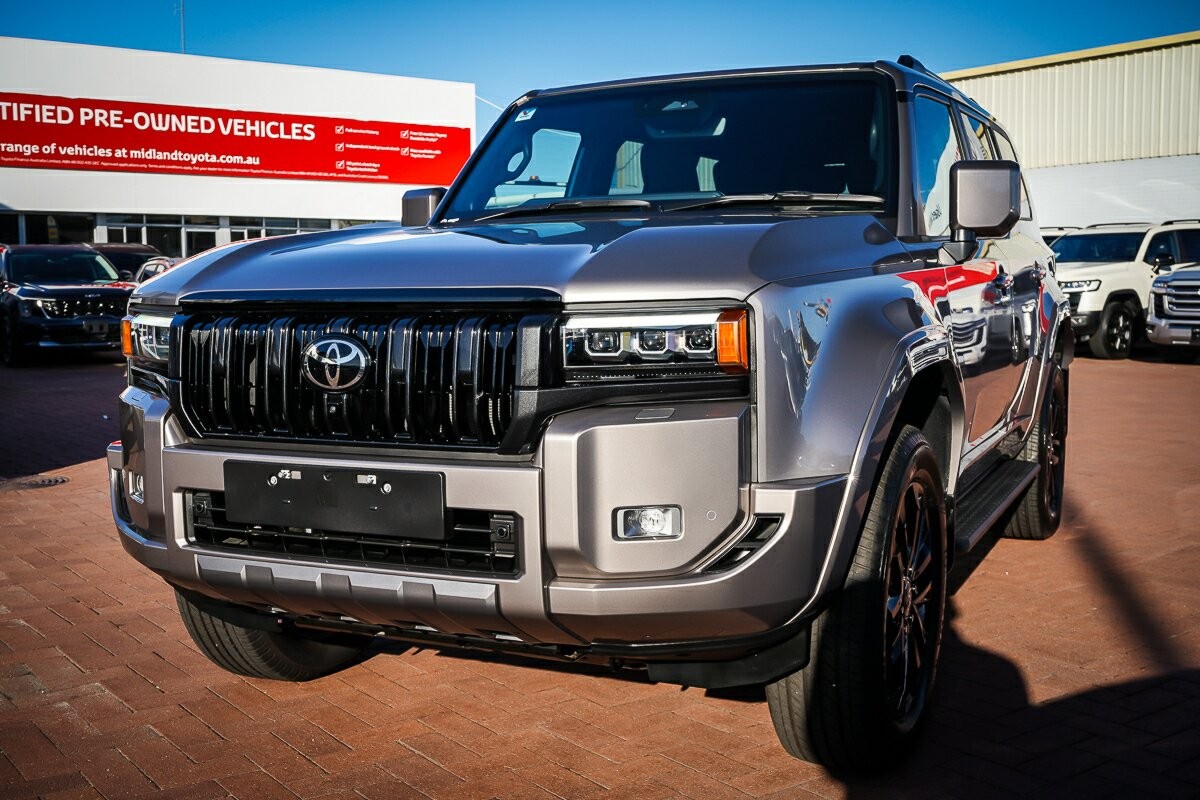 Toyota Landcruiser Prado image 4