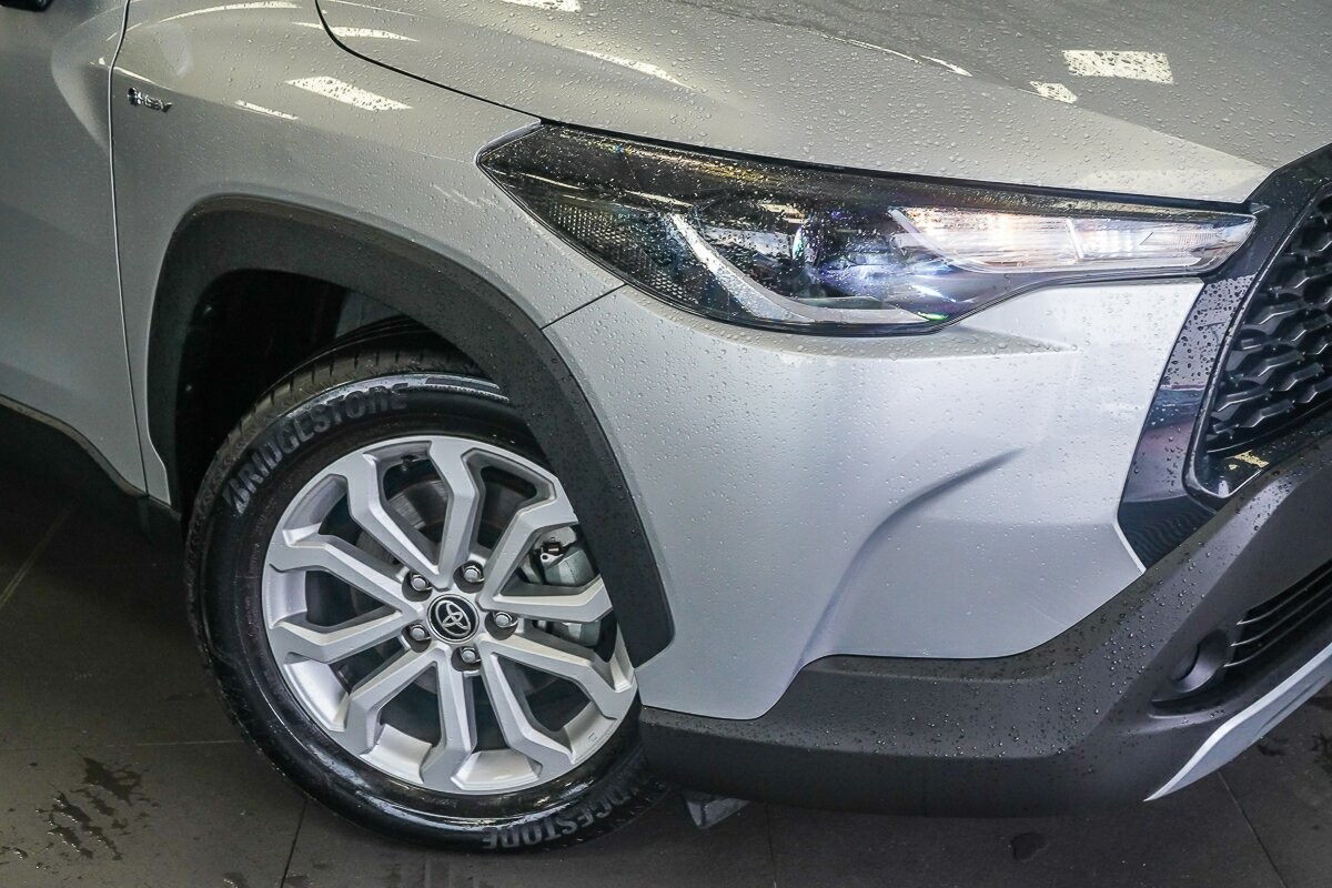 Toyota Corolla Cross image 2