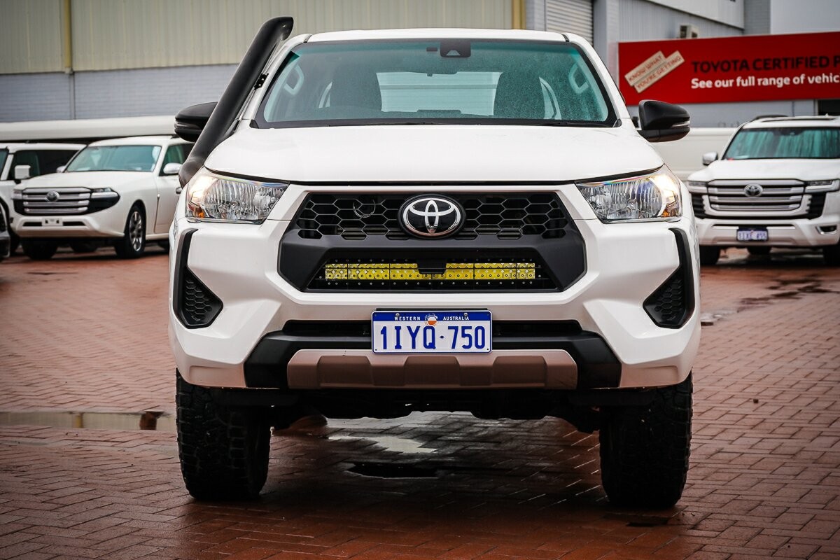 Toyota Hilux image 3