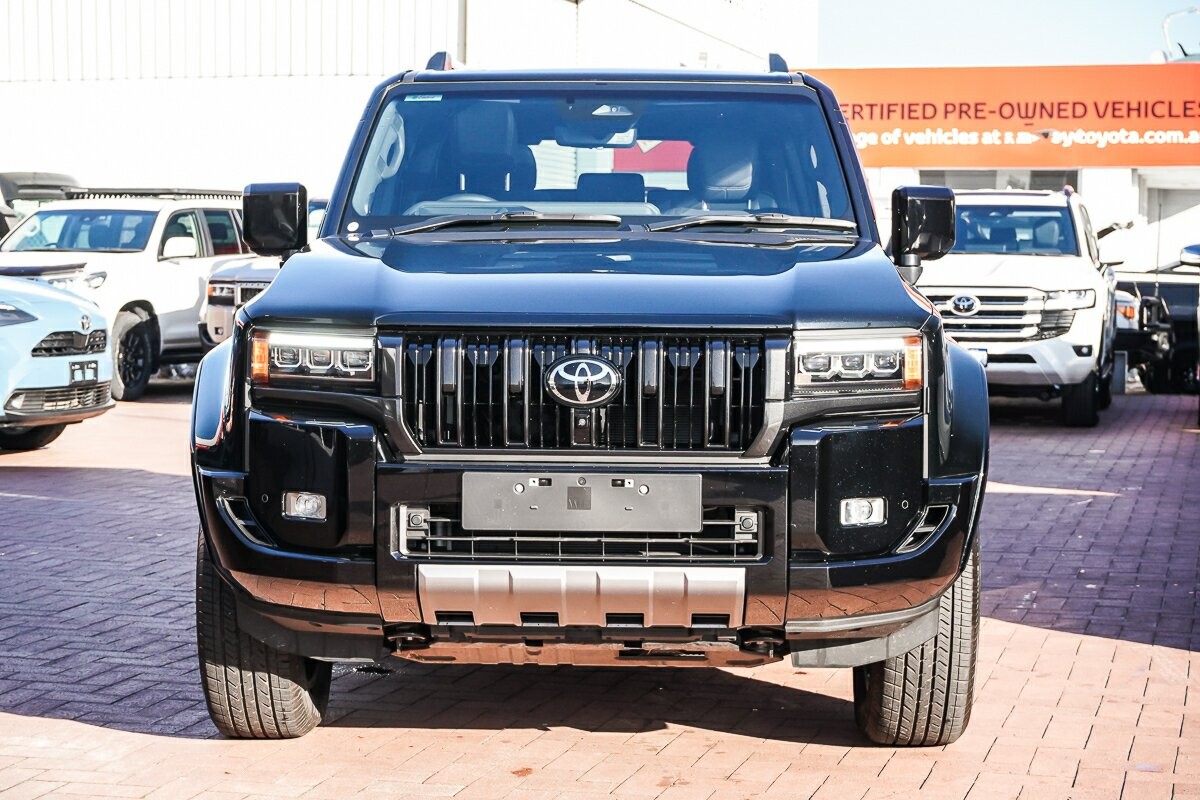 Toyota Landcruiser Prado image 3