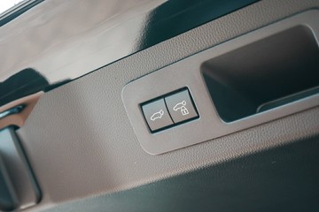 https://vehicle-cdn.autoleague.cloud/28166_6512311_16.jpg