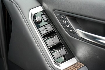 https://vehicle-cdn.autoleague.cloud/28166_6512311_18.jpg