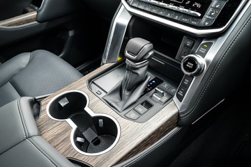 https://vehicle-cdn.autoleague.cloud/28166_6512311_27.jpg