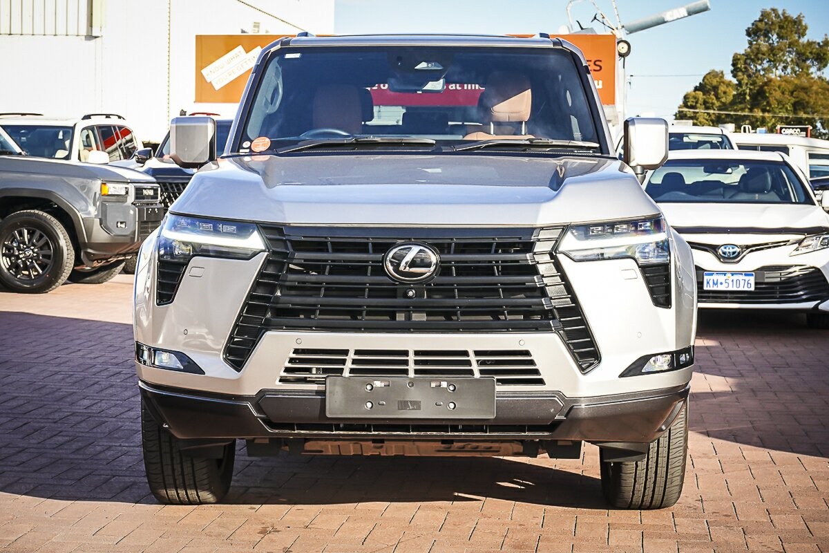 Lexus Gx image 3