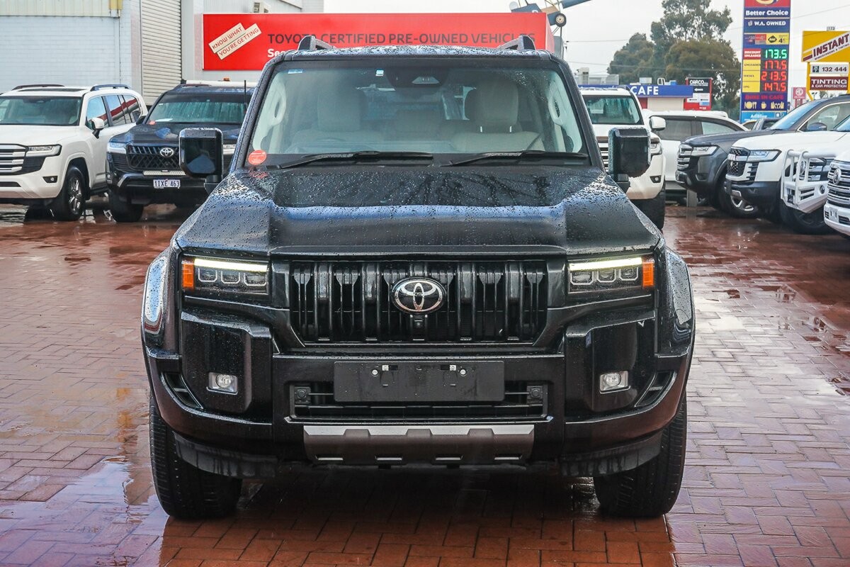 Toyota Landcruiser Prado image 3