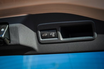 https://vehicle-cdn.autoleague.cloud/28166_6512328_10.jpg