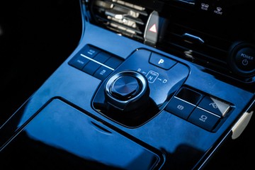 https://vehicle-cdn.autoleague.cloud/28166_6512328_23.jpg