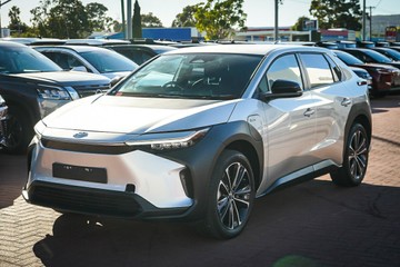 https://vehicle-cdn.autoleague.cloud/28166_6512328_4.jpg