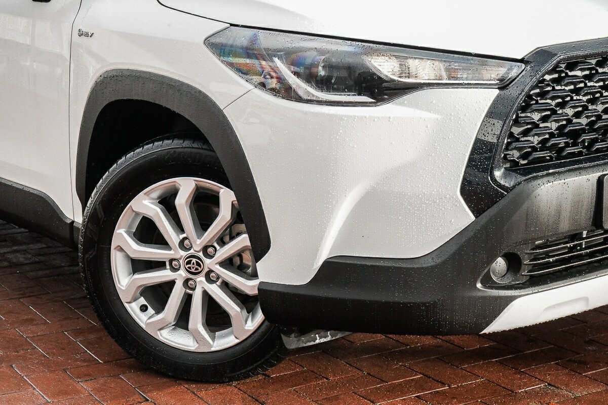 Toyota Corolla Cross image 2
