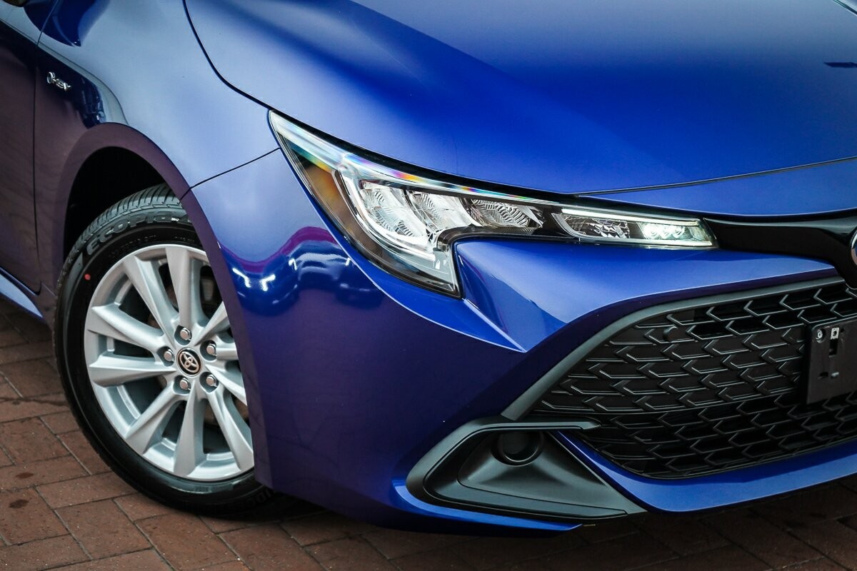 Toyota Corolla image 2