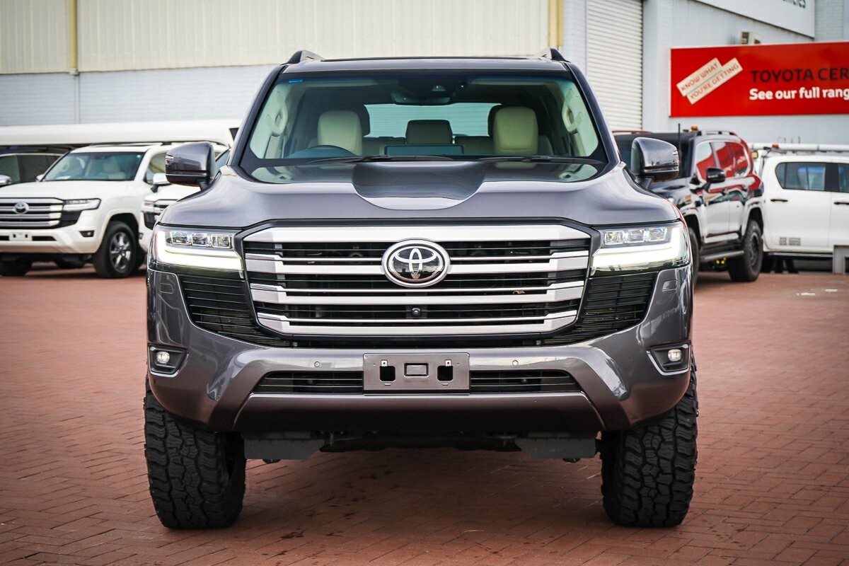 Toyota Landcruiser image 3