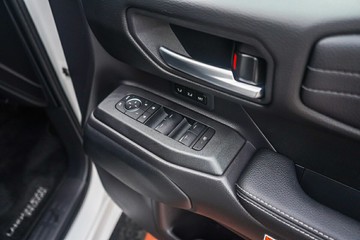 https://vehicle-cdn.autoleague.cloud/28166_6512347_12.jpg