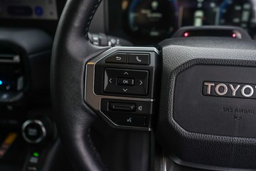 https://vehicle-cdn.autoleague.cloud/28166_6512347_15.jpg