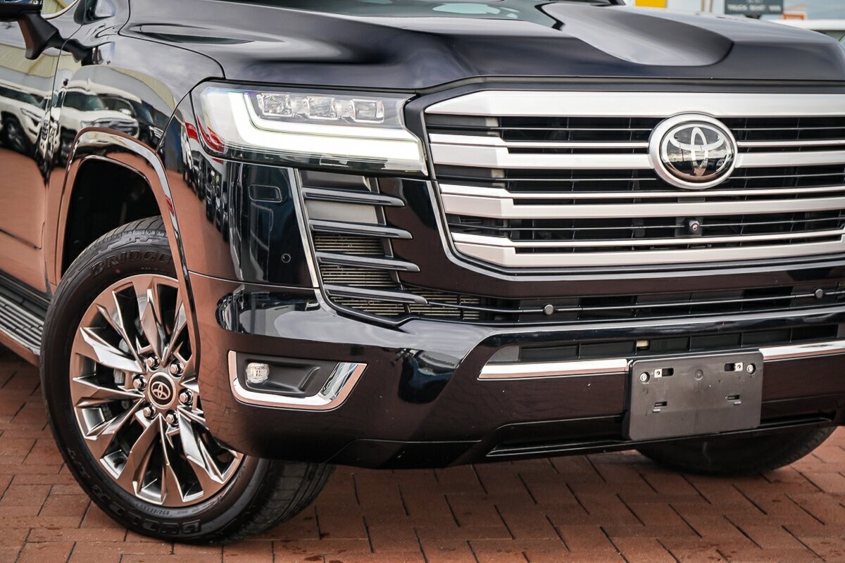 Toyota Landcruiser image 2